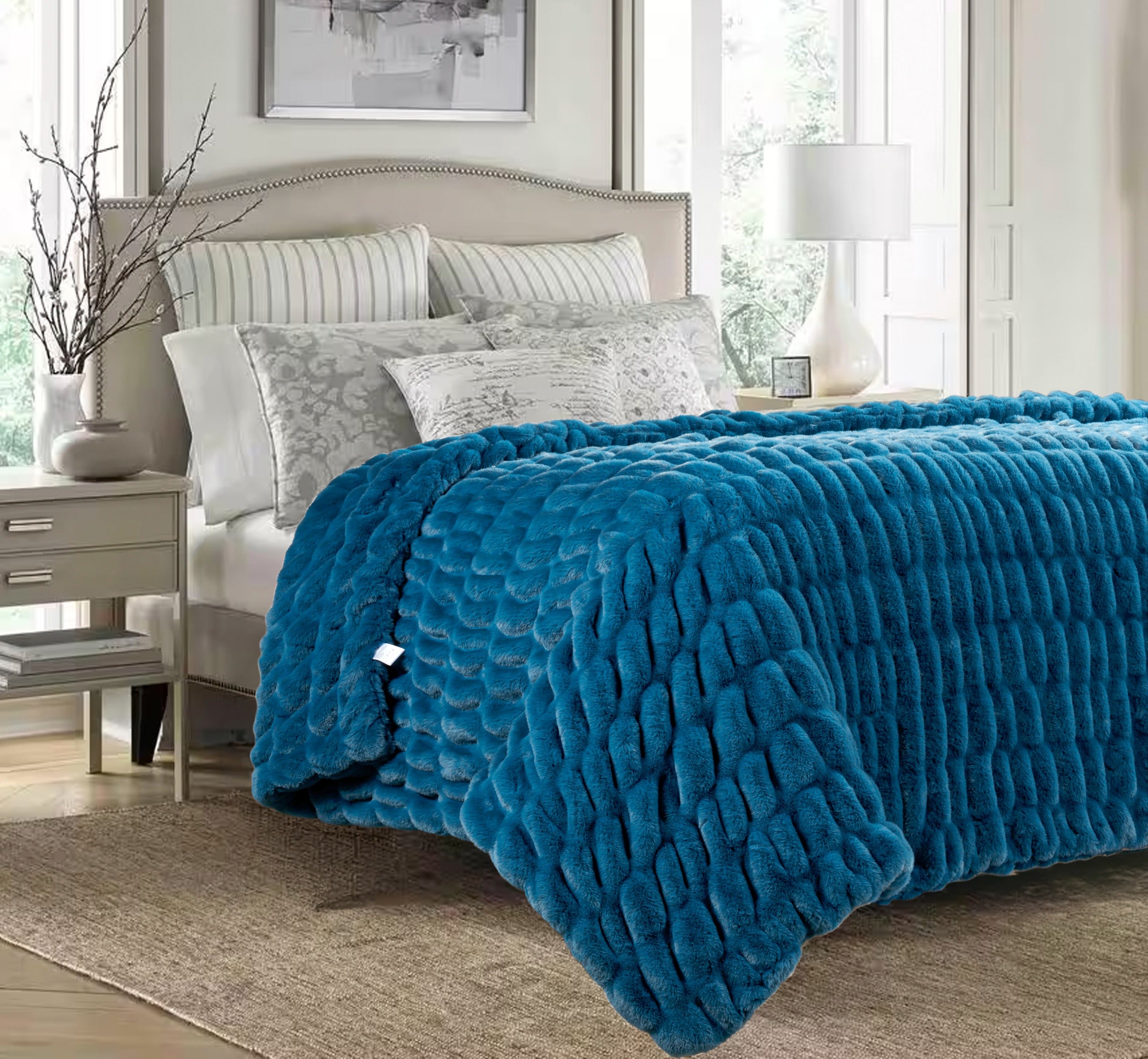 The Abrazo Plush Blanket - Sapphire