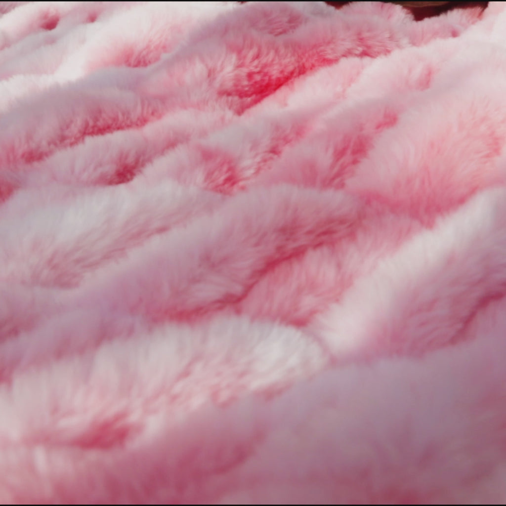The Abrazo Plush Blanket - Flamingo